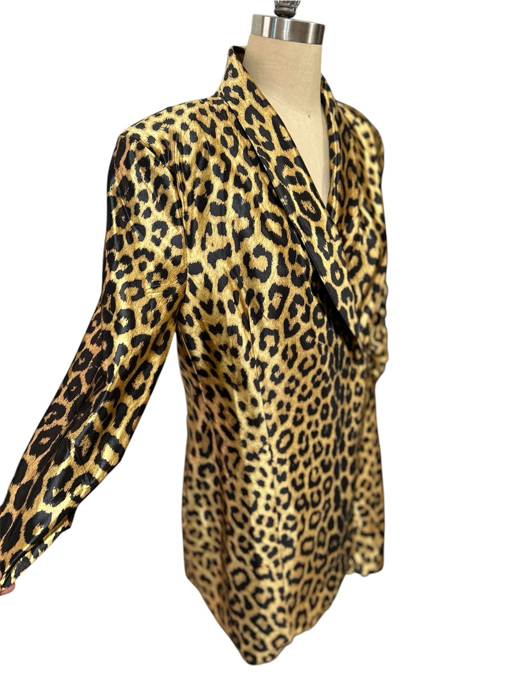 AKIRA Classic Gold and Black Leopard Print Blazer soft padded shoulders Large - Picture 4 of 15
